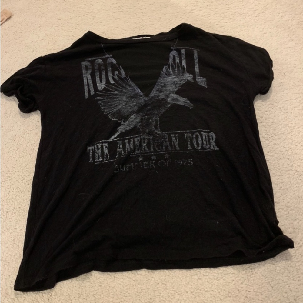 Black v tee